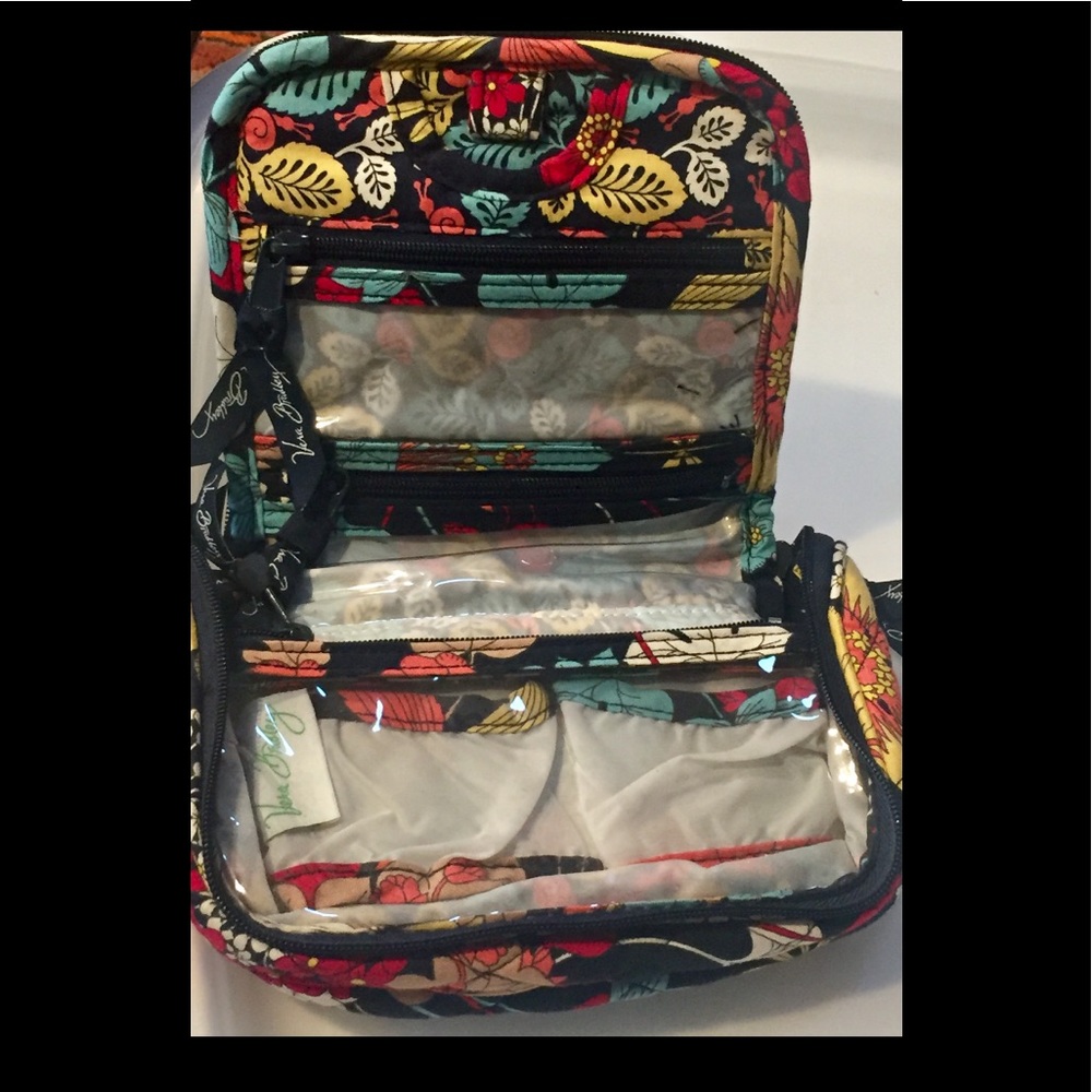 Vera Bradley cosmetic bag zippered closure 8” x 6” makeup bag storage